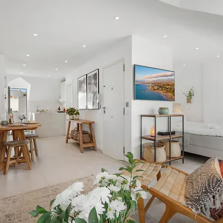 Romantic Getaway By Costarentals - Ref 55